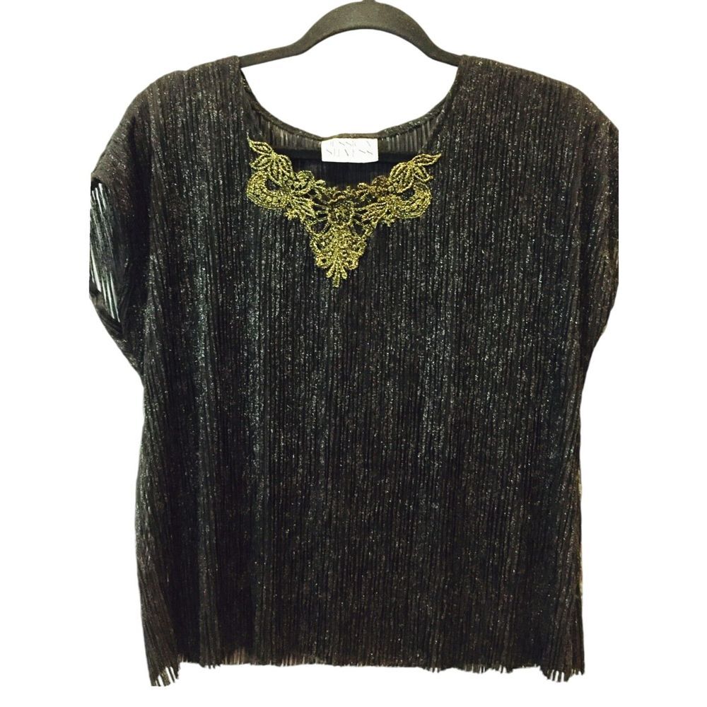 Jessica‎ Stevens Top Black Round Neck Cap Sleeves Rib Knit Gold Accent Metallic